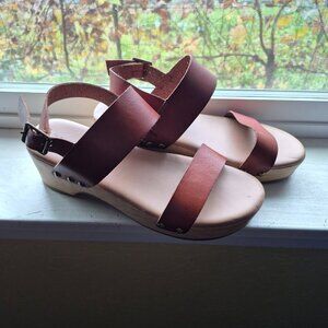 Torrid 38 39  Brown Sandals Platform Low Heel Adjustable leather straps